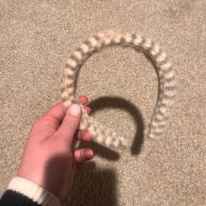 Fuzzy checker print headband